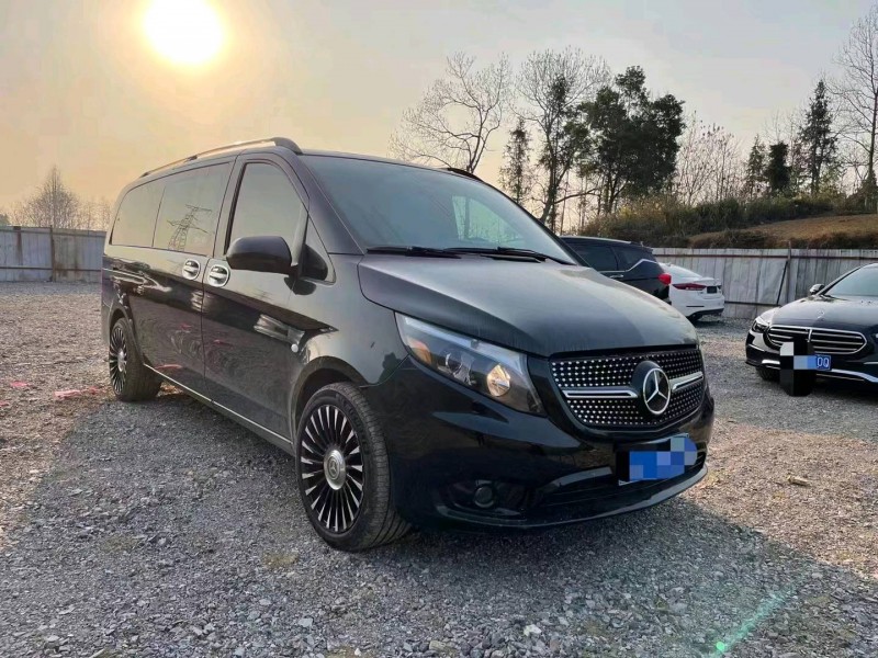 重庆19年奔驰威霆1