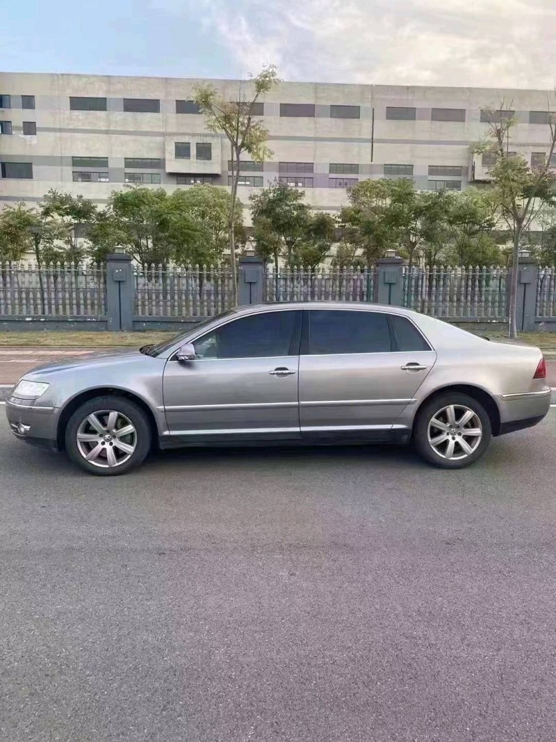 宜昌10年大众辉腾6