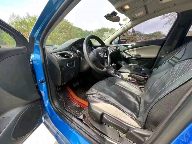 宜昌16年别克英朗4