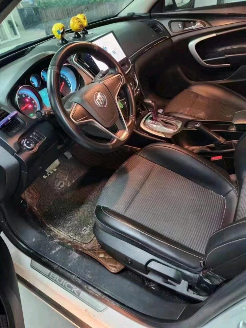 宜昌16年别克君威5