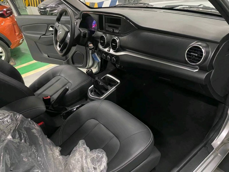 成都22年东风皮卡9