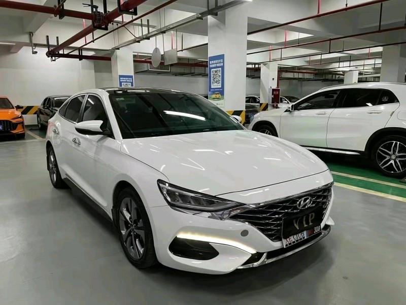 成都21年现代菲斯塔2