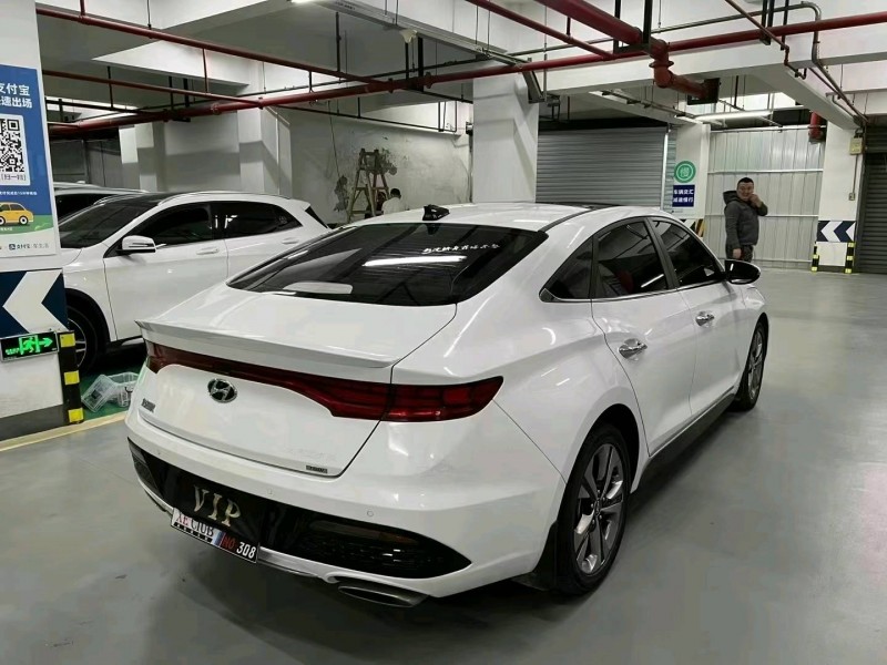 成都21年现代菲斯塔9