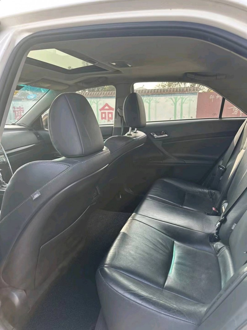 北京13年丰田锐志6