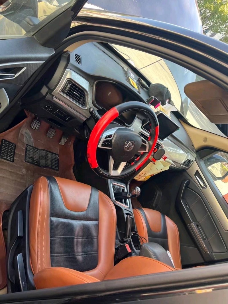 北京18年北汽威旺M50F2