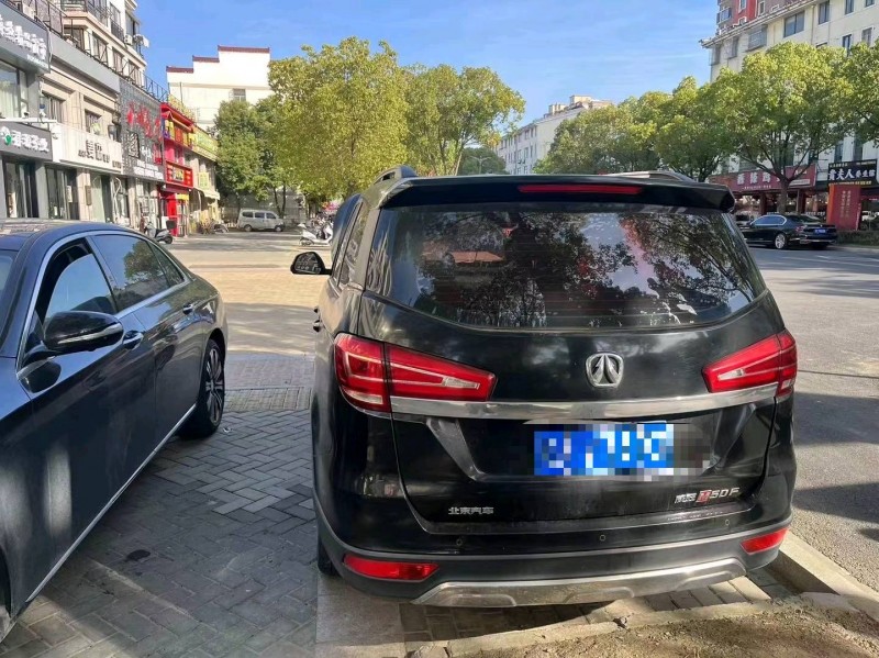 北京18年北汽威旺M50F5