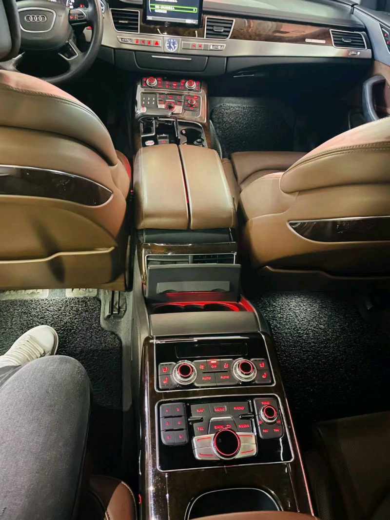 邯郸14年奥迪A8L5