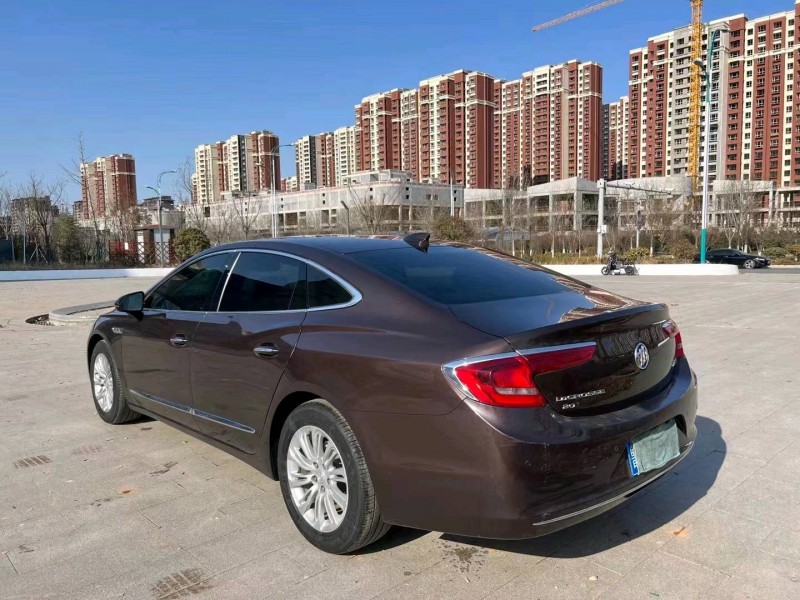 枣庄17年别克君越8