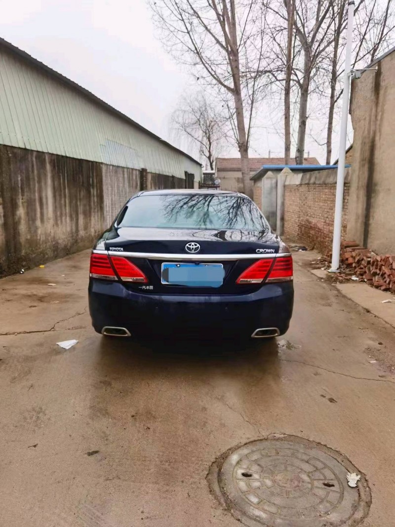 邯郸13年丰田皇冠2