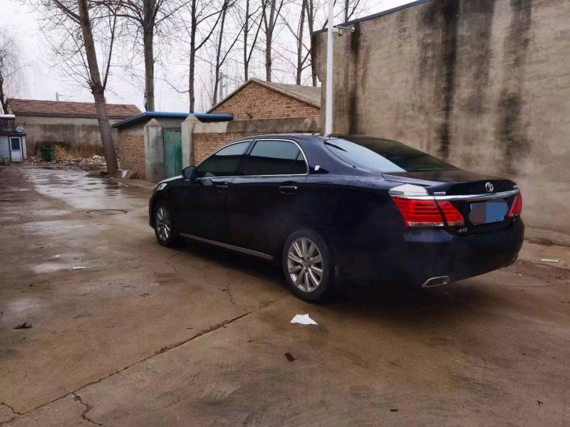 邯郸13年丰田皇冠3