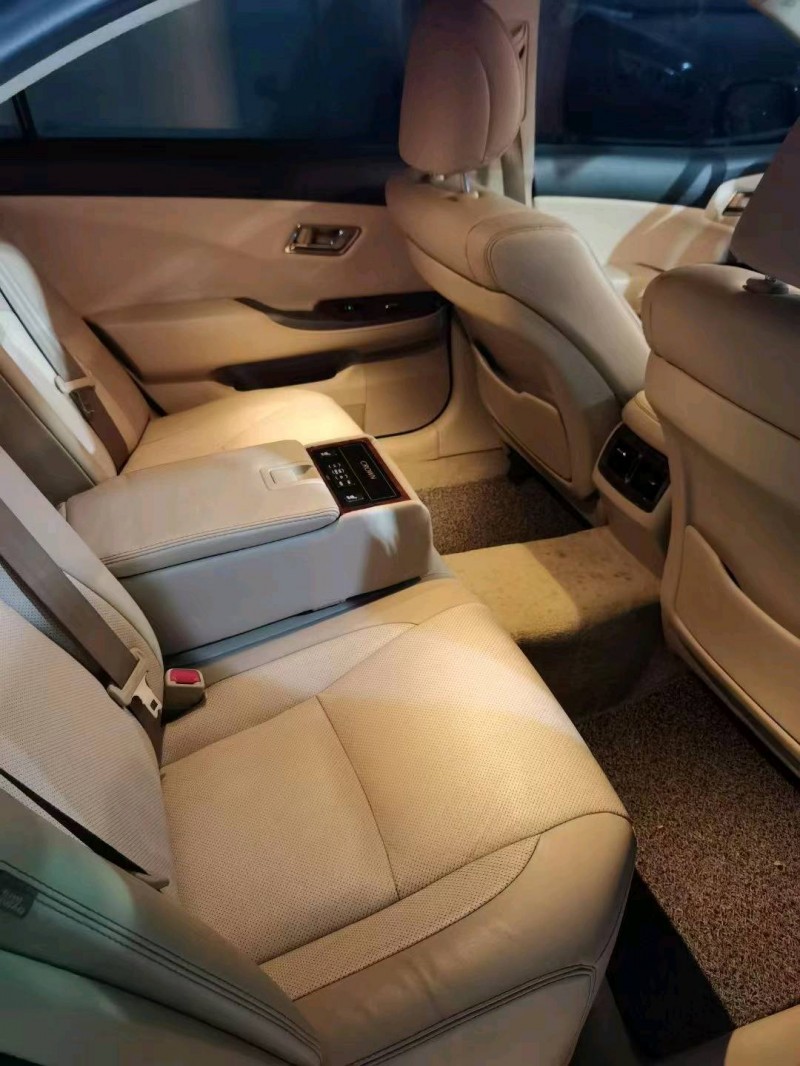 邯郸13年丰田皇冠4