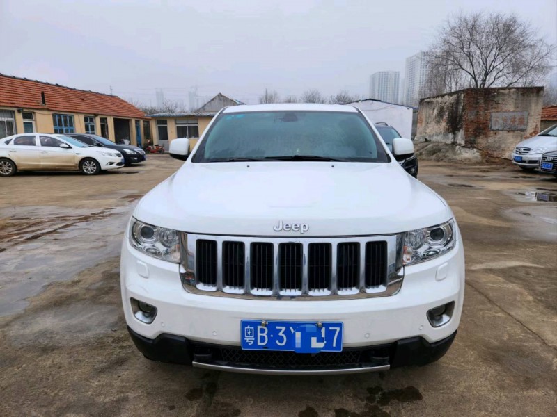潍坊13年Jeep大切诺基1