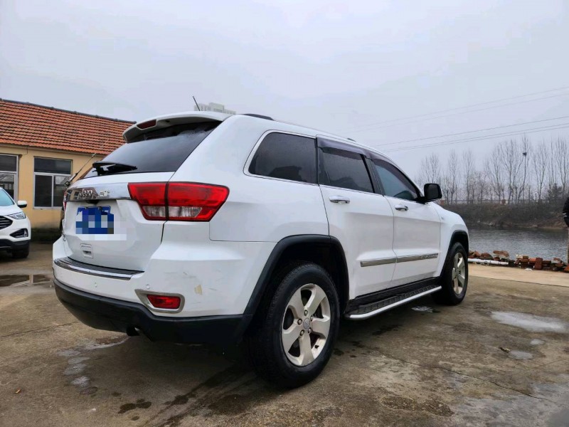 潍坊13年Jeep大切诺基6