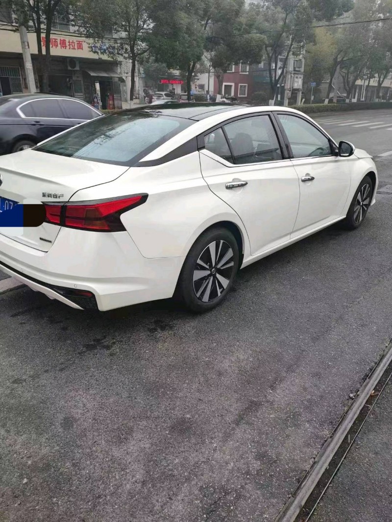 宜昌22年日产天籁3