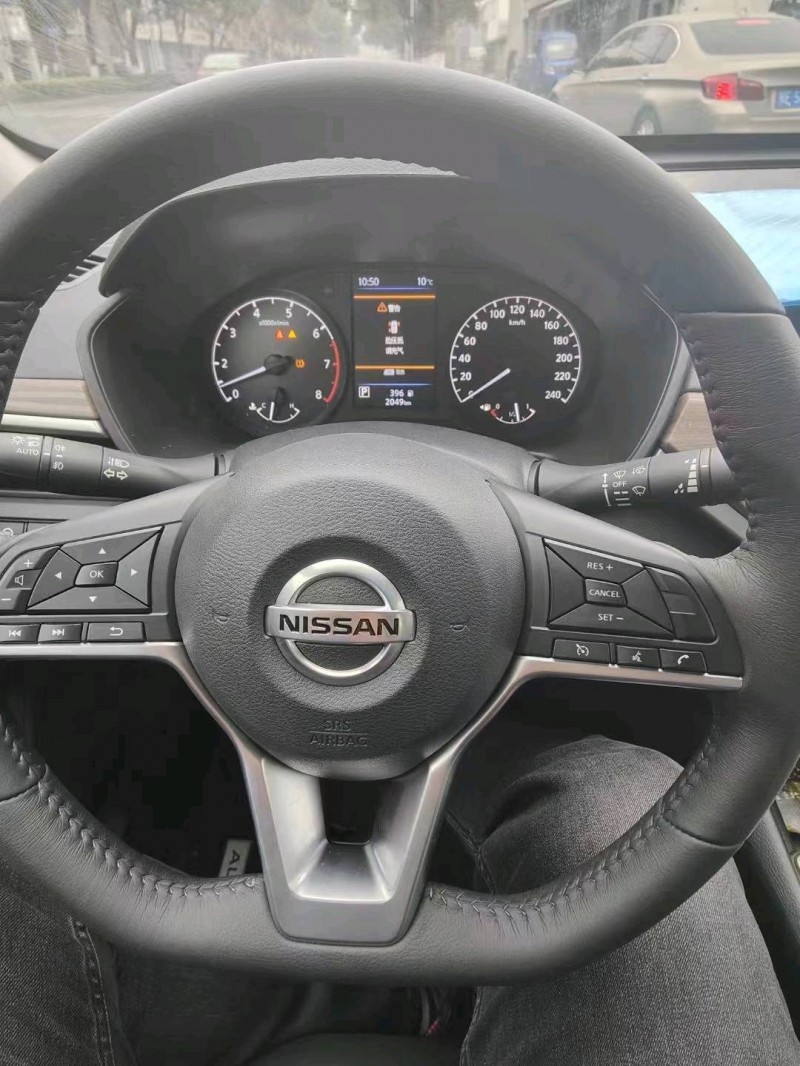 宜昌22年日产天籁4