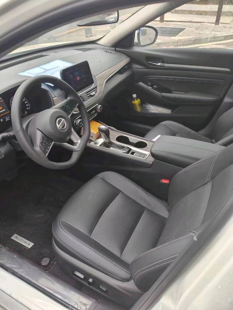 宜昌22年日产天籁7