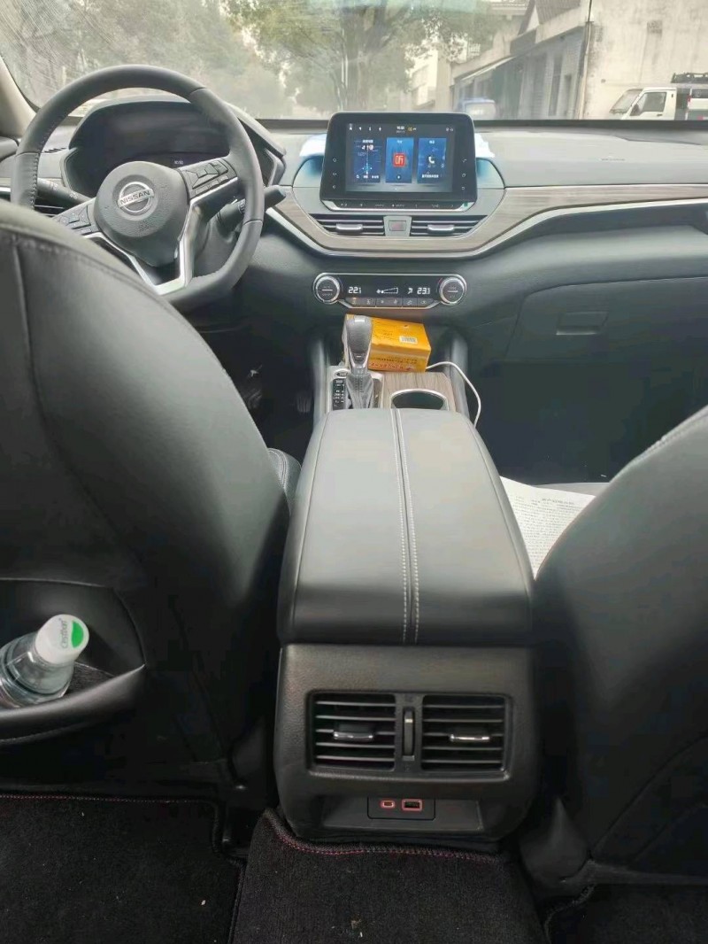 宜昌22年日产天籁8