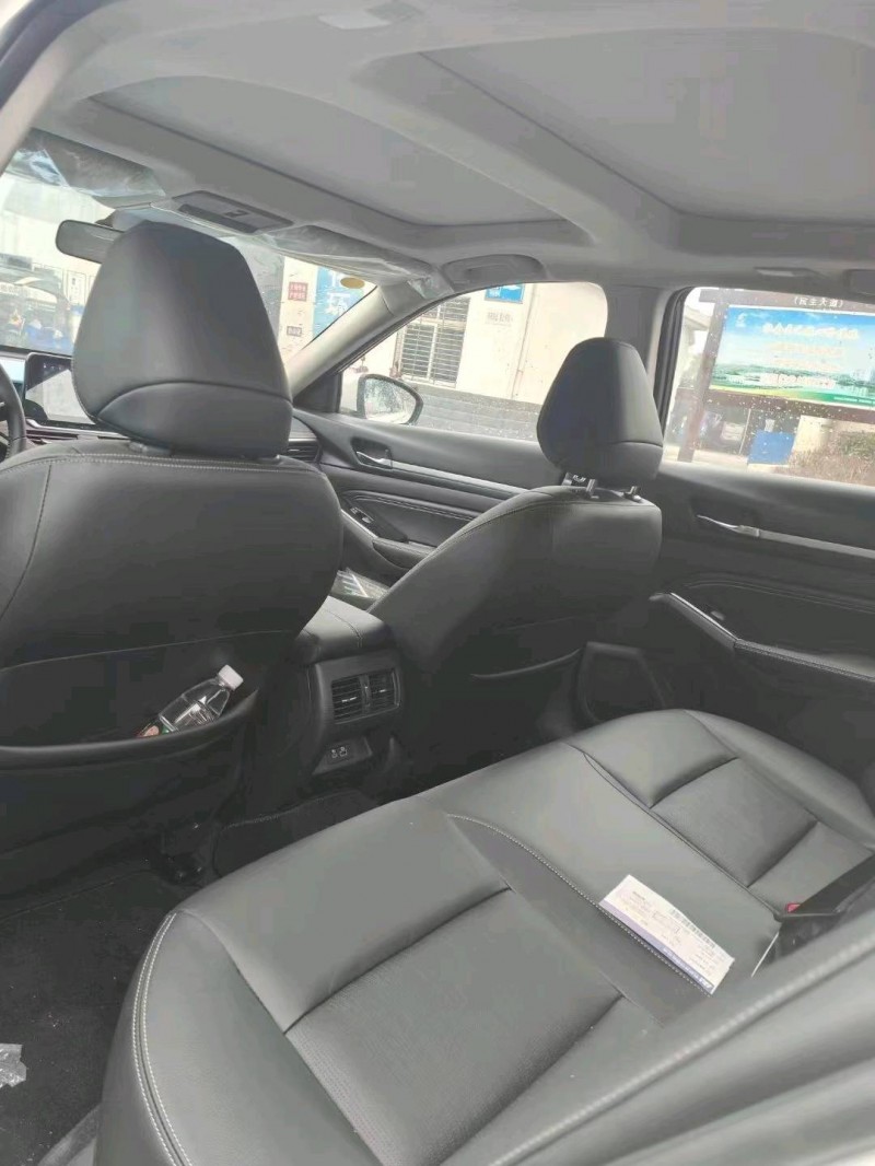 宜昌22年日产天籁9