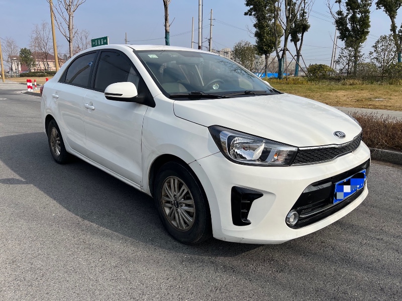 泰州19年起亚焕驰5