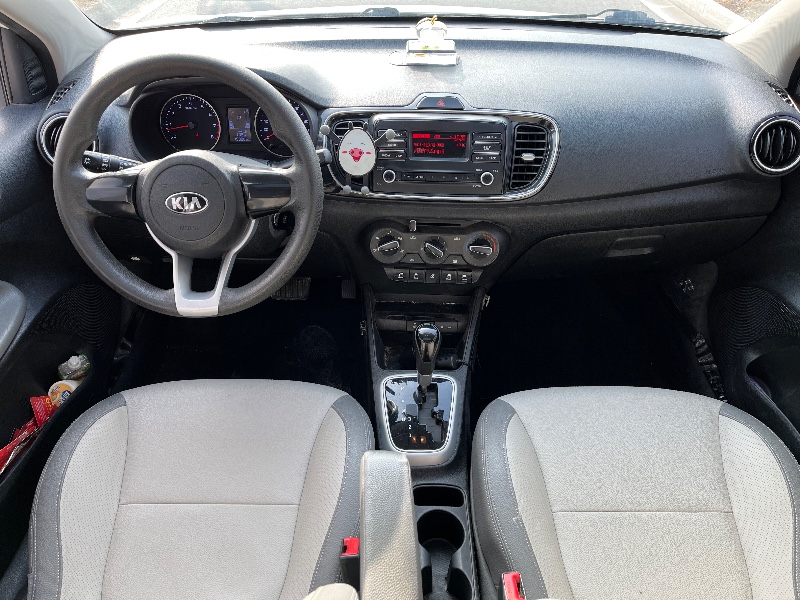 泰州19年起亚焕驰2