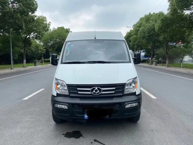 輕型客車