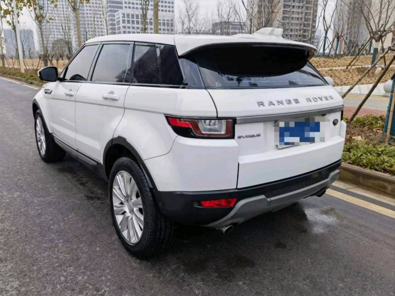 武汉18年路虎极光2