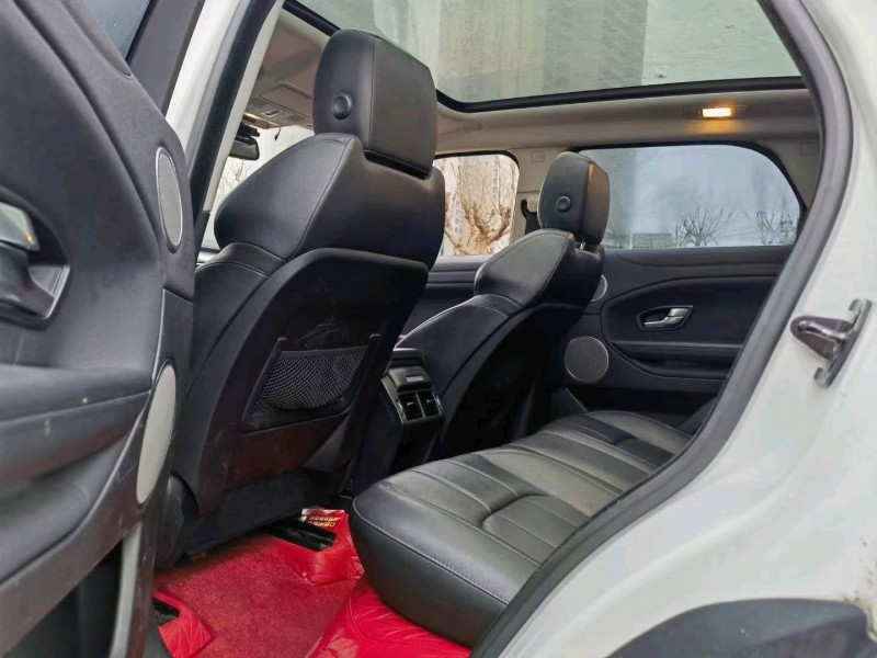 武汉18年路虎极光3