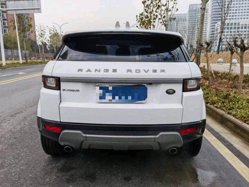 武汉18年路虎极光5