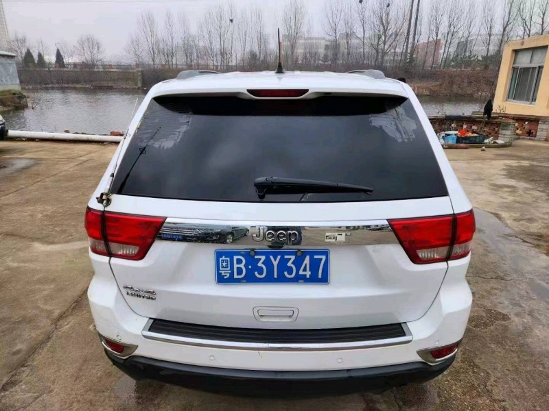 枣庄13年Jeep大切诺基6