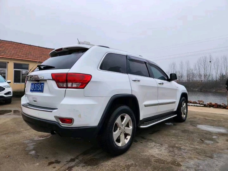 枣庄13年Jeep大切诺基8