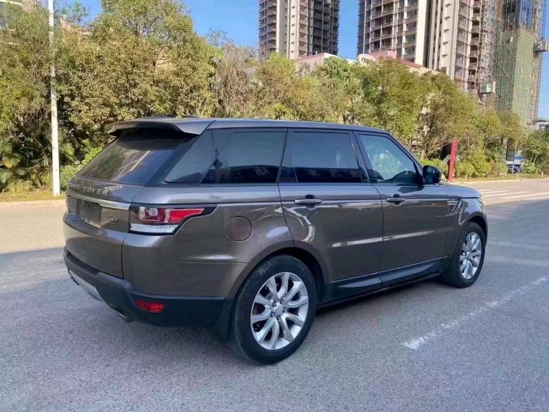 保定14年路虎揽胜运动8