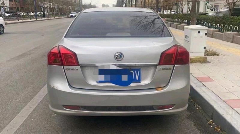 潍坊13年别克凯越5