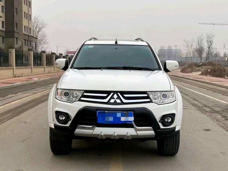 北京14年三菱帕杰罗1