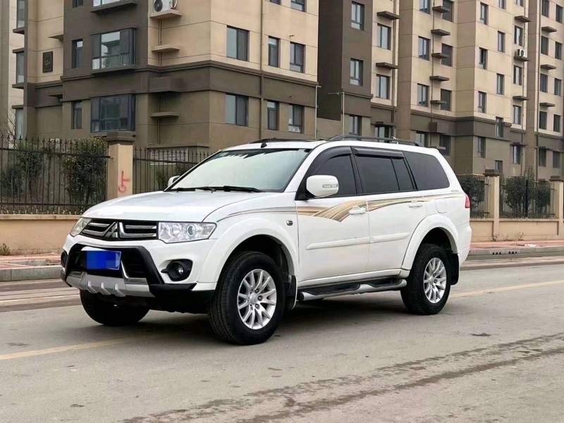 北京14年三菱帕杰罗2