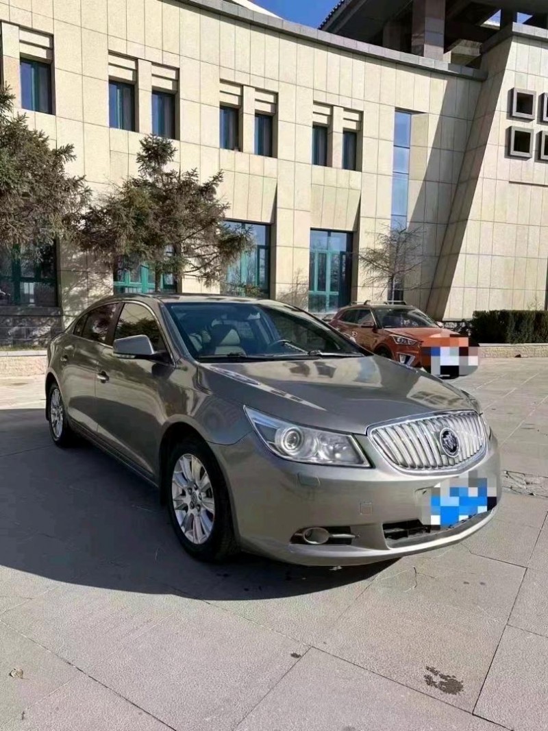 北京10年别克君越2