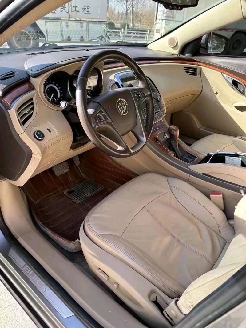 北京10年别克君越4