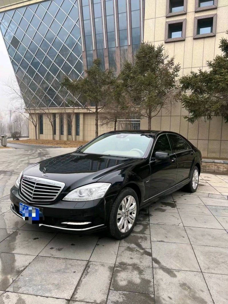 北京12年奔驰S8