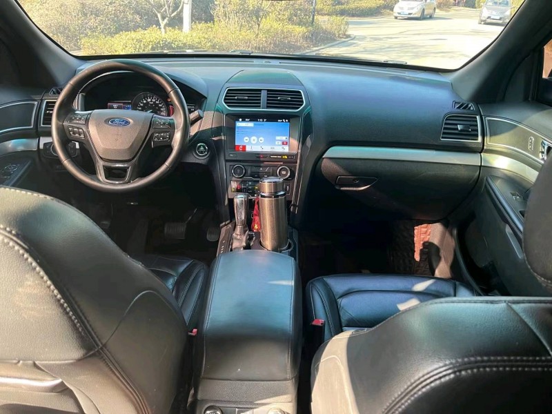 青岛17年福特探险者6