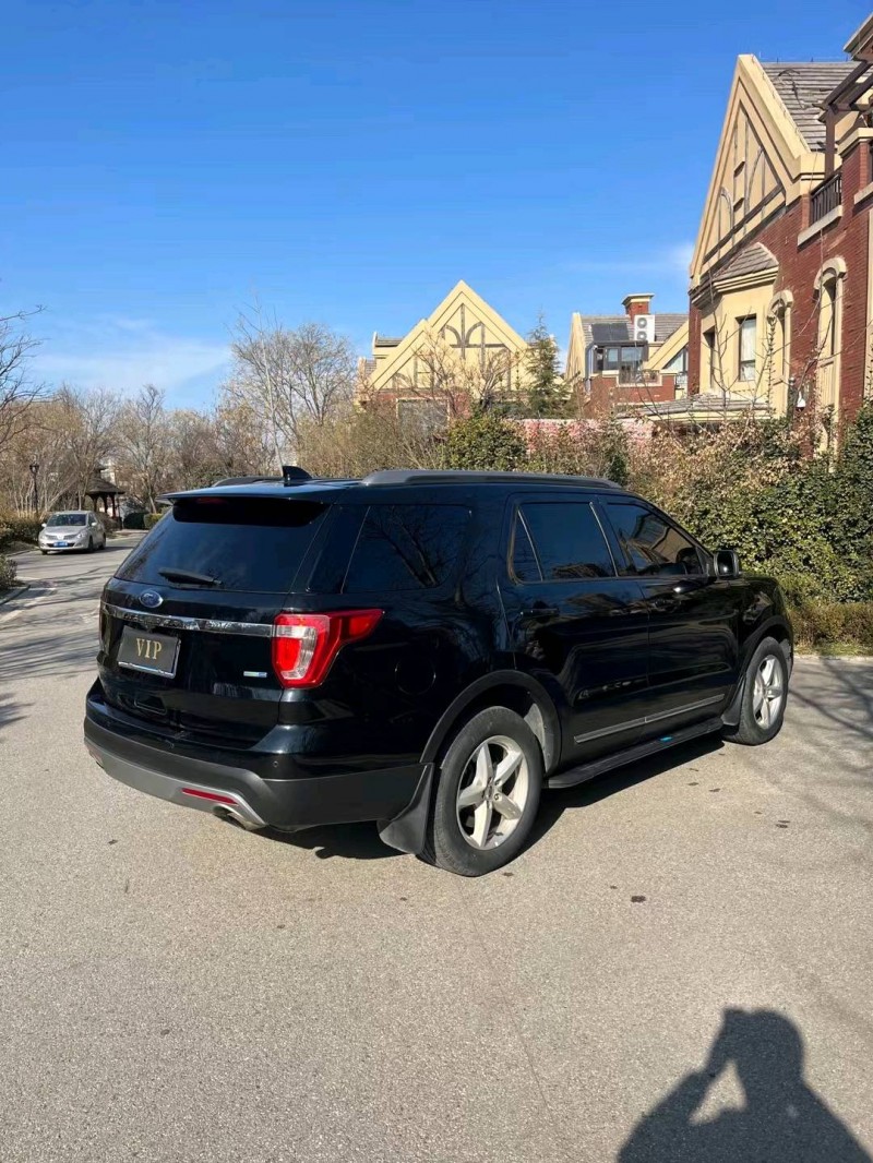 青岛17年福特探险者7