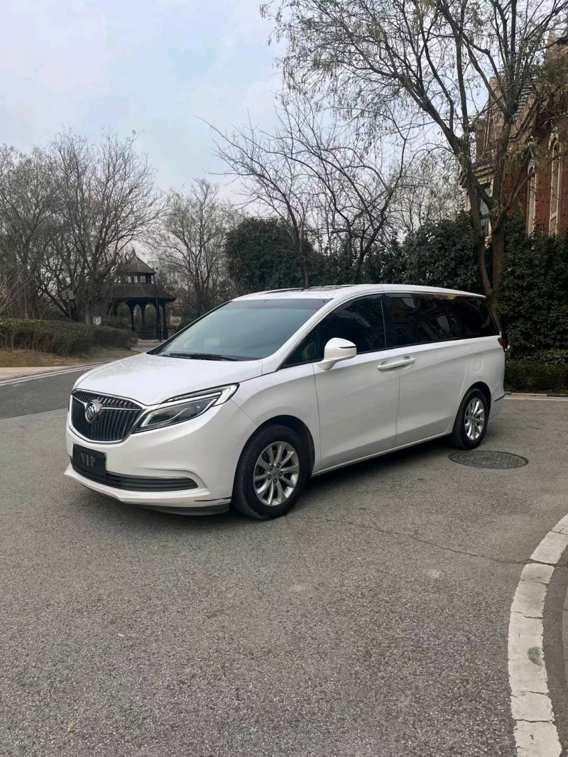 青岛17年别克GL83