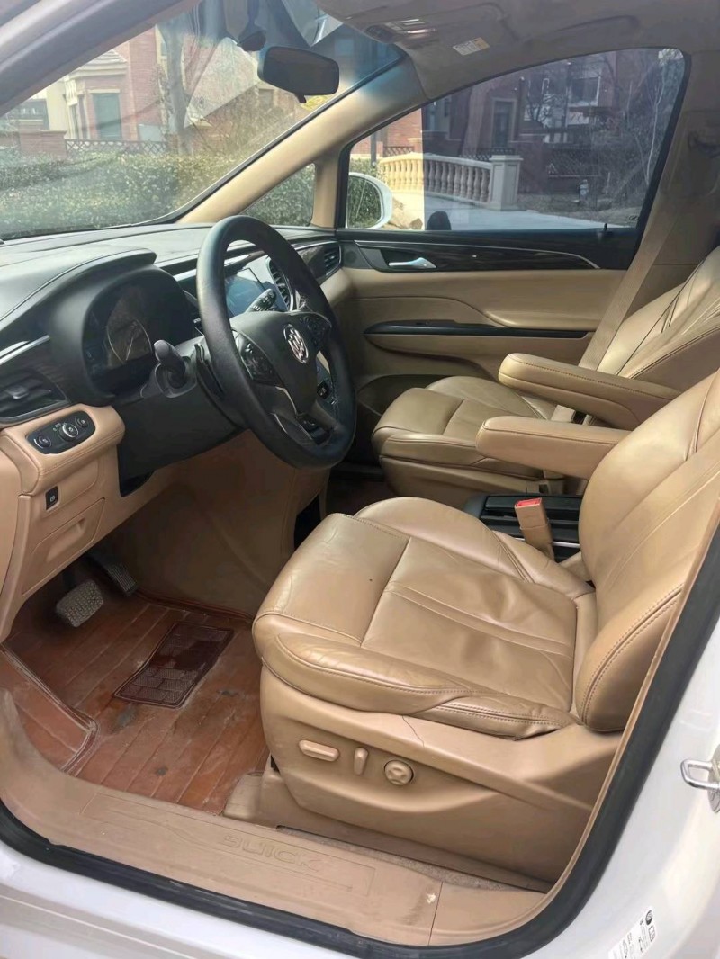 青岛17年别克GL84