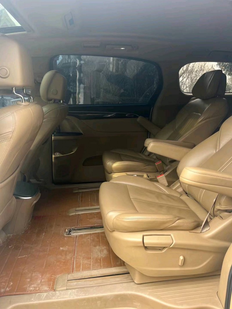 青岛17年别克GL85