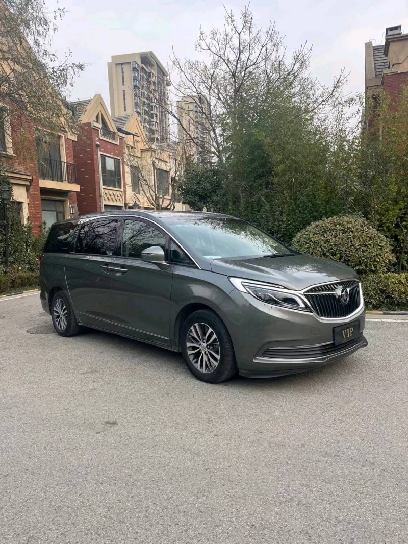 青岛18年别克GL82