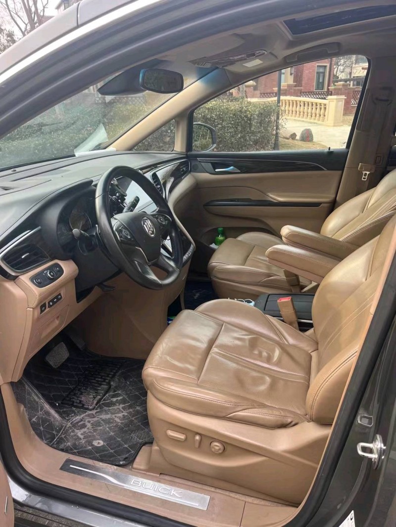 青岛18年别克GL84