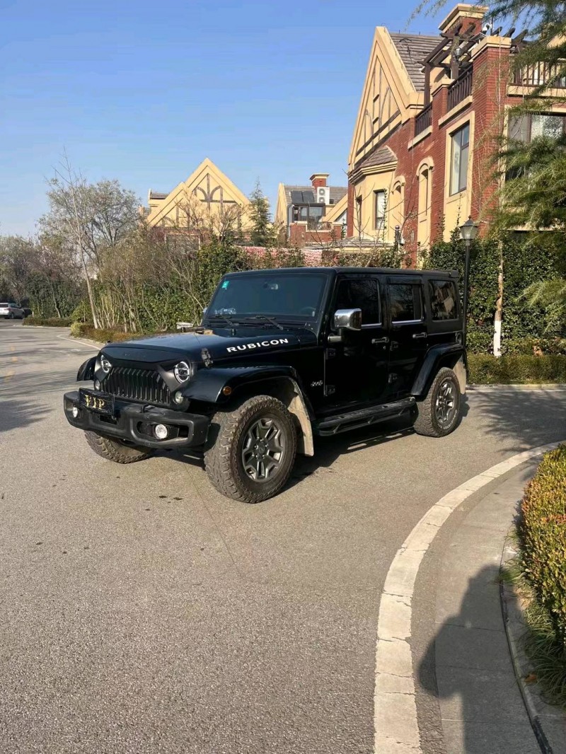 青岛14年Jeep牧马人3