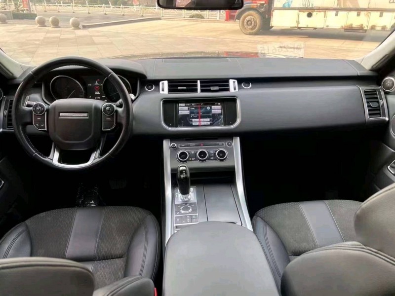 北京17年路虎揽胜运动2