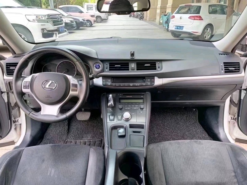 廊坊12年雷克萨斯CT4