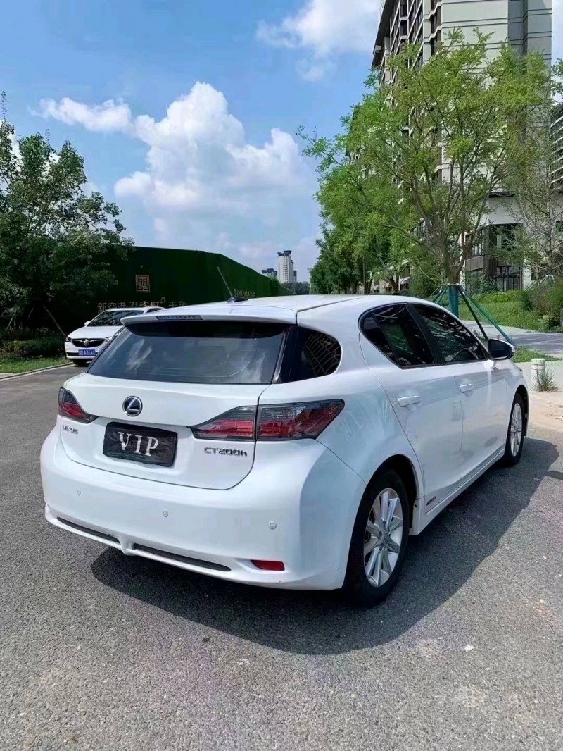廊坊12年雷克萨斯CT7