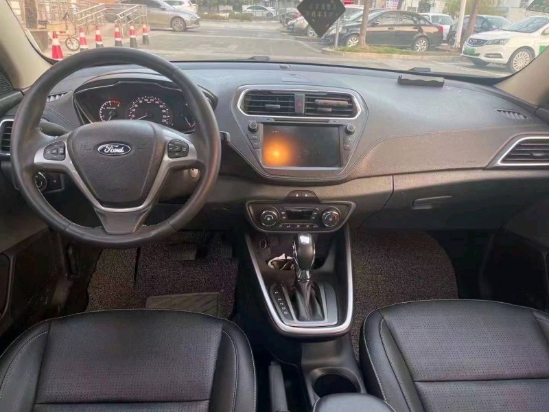 嘉兴18年福特福睿斯6