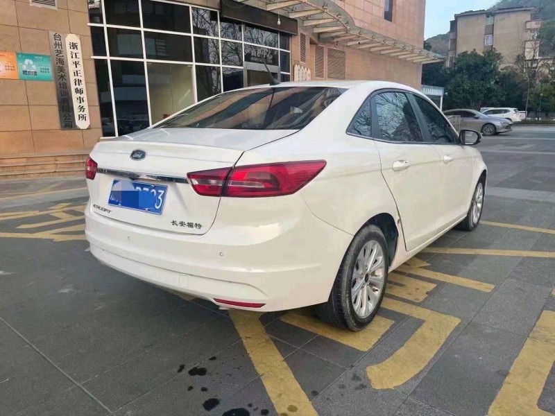 嘉兴18年福特福睿斯9